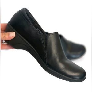 Clarks Grasp Chime Black Leather Slip On Loafers Clogs Shoes Size 6.5